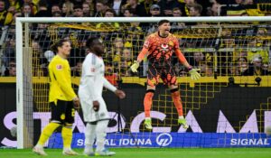 Gregor Kobel Antusias Sambut Kembalinya Revierderby Borussia Dortmund vs Schalke